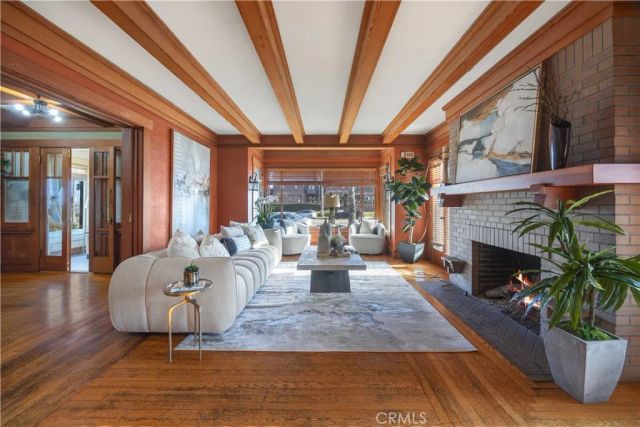 2303 E Ocean Boulevard, Long Beach, CA 90803