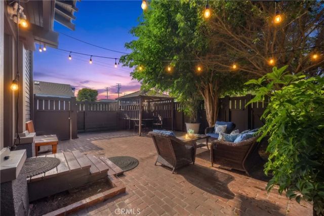 2303 E Ocean Boulevard, Long Beach, CA 90803