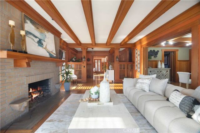 2303 E Ocean Boulevard, Long Beach, CA 90803