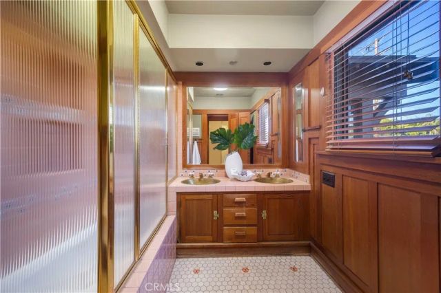 2303 E Ocean Boulevard, Long Beach, CA 90803