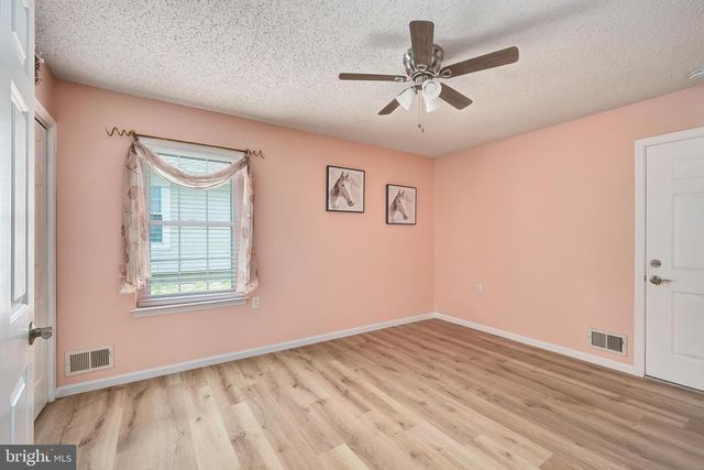 98 PINE OAK BLVD, Barnegat, NJ 08005