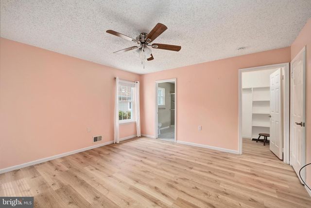 98 PINE OAK BLVD, Barnegat, NJ 08005