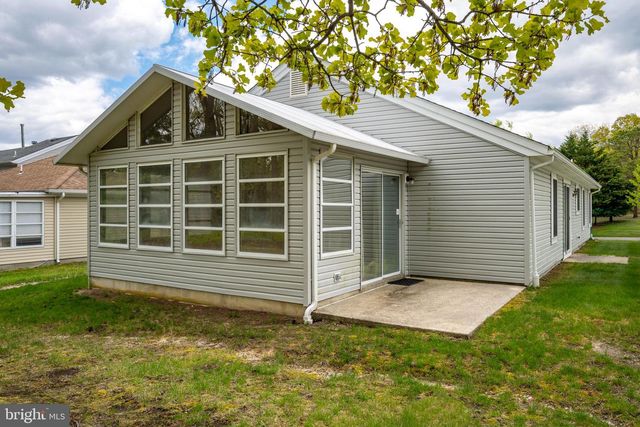 98 PINE OAK BLVD, Barnegat, NJ 08005