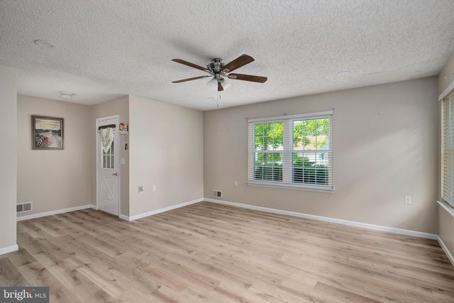 98 PINE OAK BLVD, Barnegat, NJ 08005
