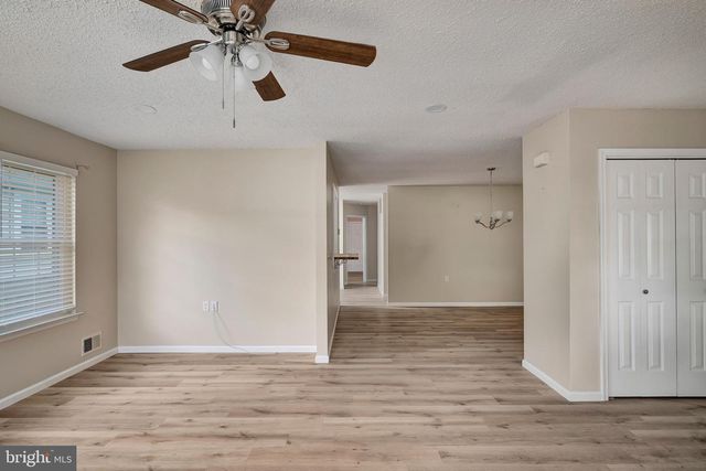 98 PINE OAK BLVD, Barnegat, NJ 08005