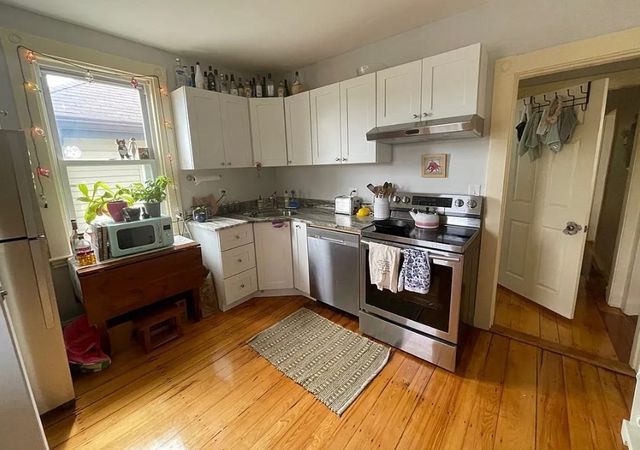 787 Boylston St 3A, Brookline, MA 02467
