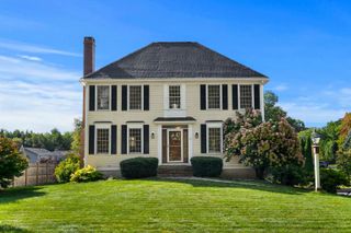 10 Border Winds Avenue, Seabrook, NH 03874