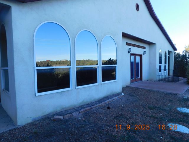 50 Steeplechase Drive, Edgewood, NM 87015