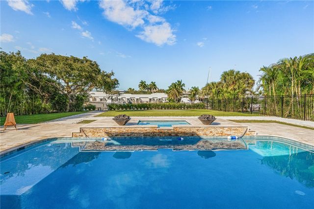 240 Sea Gull Avenue, Vero Beach, FL 32960