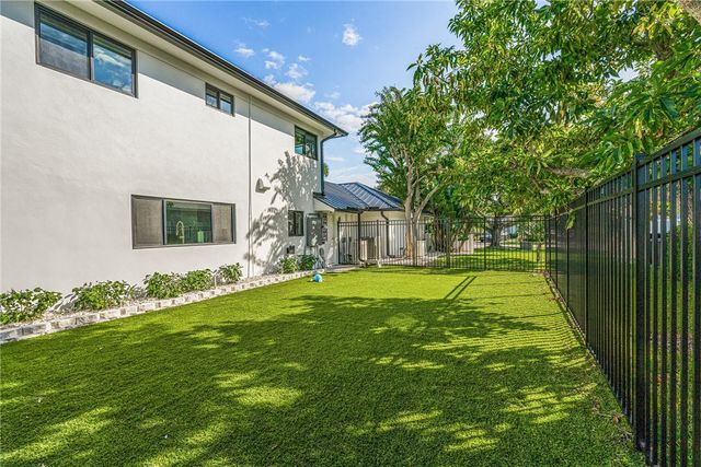 240 Sea Gull Avenue, Vero Beach, FL 32960