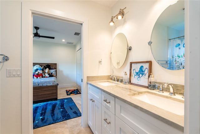 240 Sea Gull Avenue, Vero Beach, FL 32960