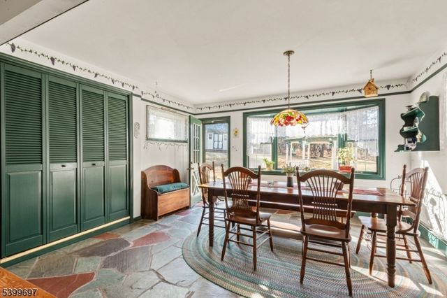 18 Farview Dr, Clinton Twp., NJ 08801