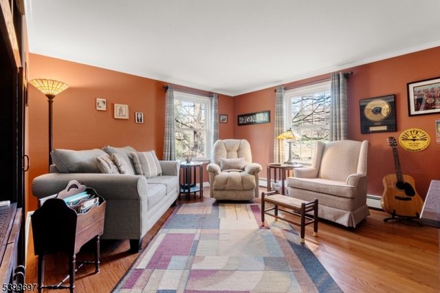 18 Farview Dr, Clinton Twp., NJ 08801