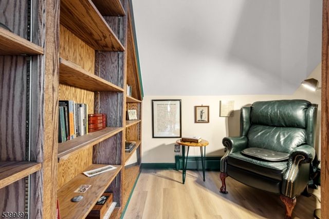 18 Farview Dr, Clinton Twp., NJ 08801