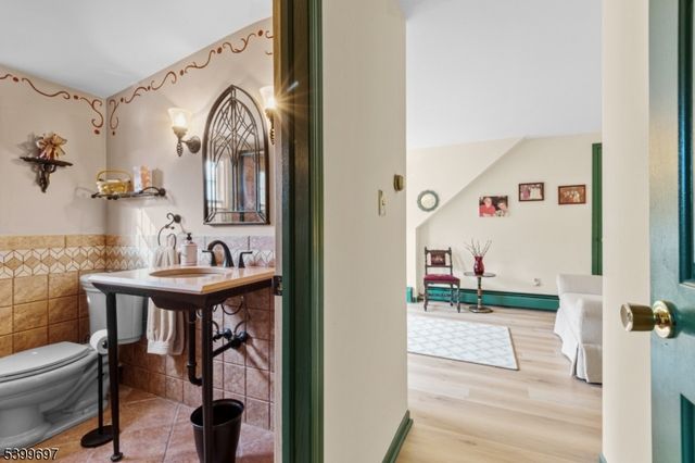 18 Farview Dr, Clinton Twp., NJ 08801