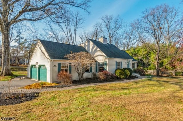 18 Farview Dr, Clinton Twp., NJ 08801