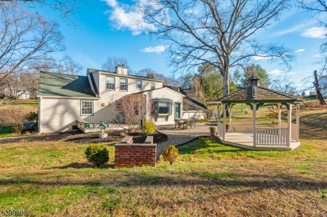 18 Farview Dr, Clinton Twp., NJ 08801