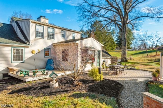 18 Farview Dr, Clinton Twp., NJ 08801