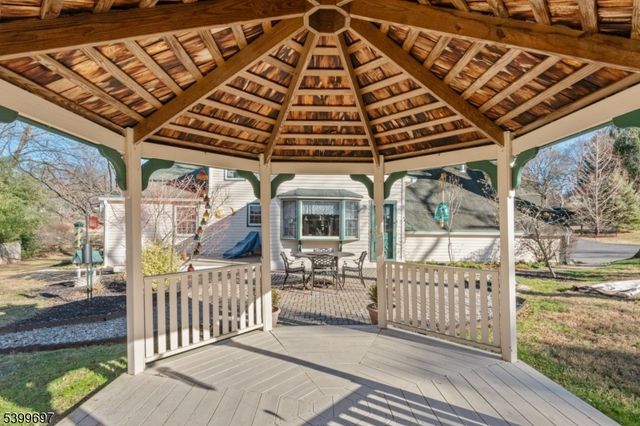 18 Farview Dr, Clinton Twp., NJ 08801