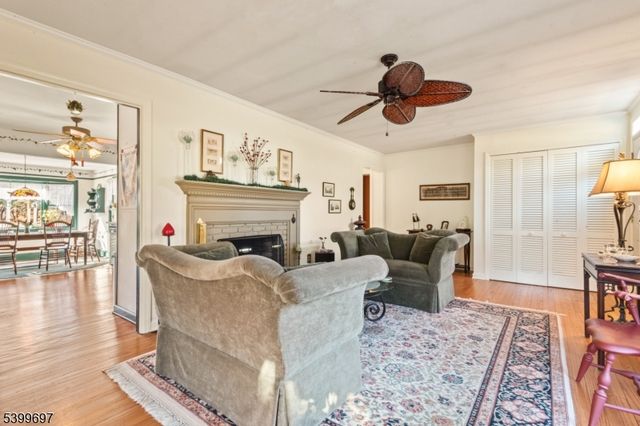 18 Farview Dr, Clinton Twp., NJ 08801