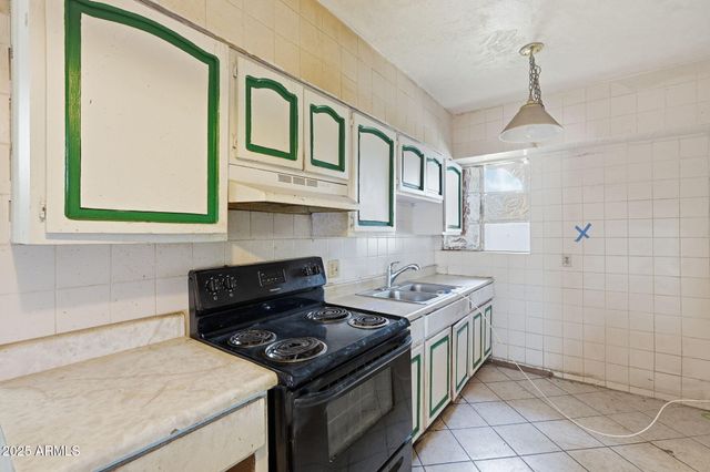 117 W ROESER Road, Phoenix, AZ 85041