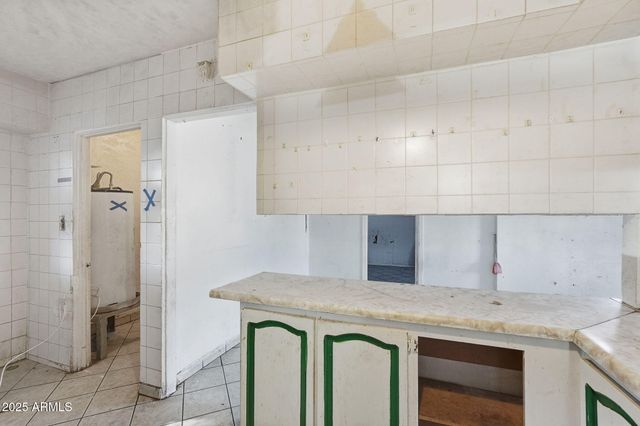 117 W ROESER Road, Phoenix, AZ 85041