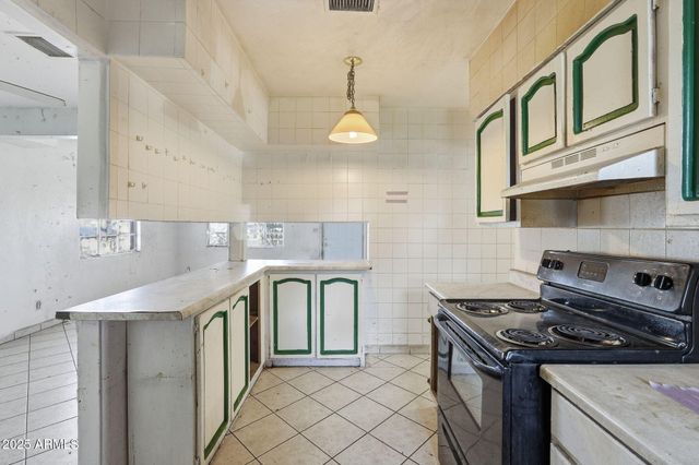 117 W ROESER Road, Phoenix, AZ 85041