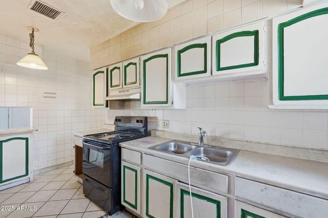 117 W ROESER Road, Phoenix, AZ 85041