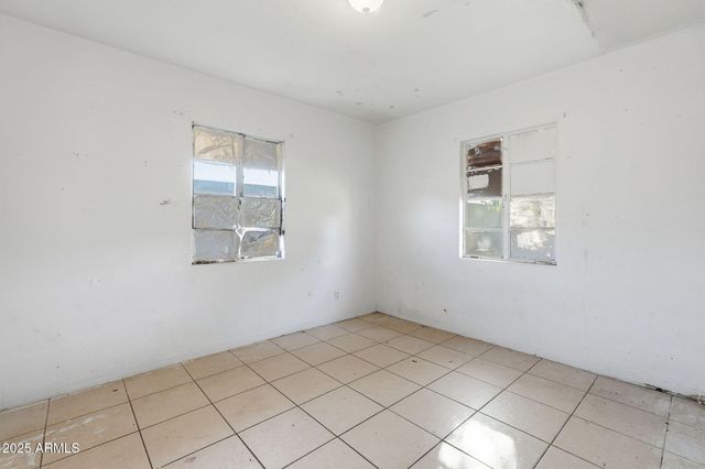 117 W ROESER Road, Phoenix, AZ 85041