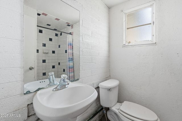 117 W ROESER Road, Phoenix, AZ 85041