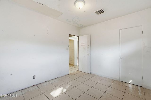 117 W ROESER Road, Phoenix, AZ 85041