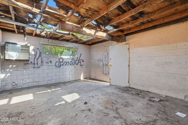 117 W ROESER Road, Phoenix, AZ 85041