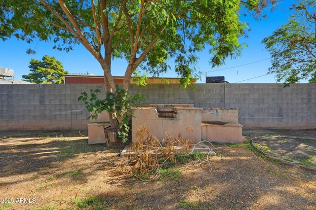 117 W ROESER Road, Phoenix, AZ 85041