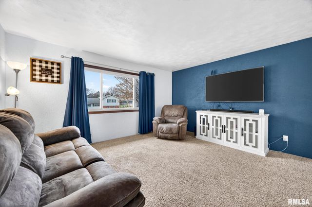 15314 N VONACHEN Drive, Chillicothe, IL 61523