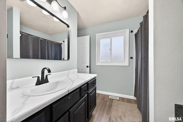 15314 N VONACHEN Drive, Chillicothe, IL 61523