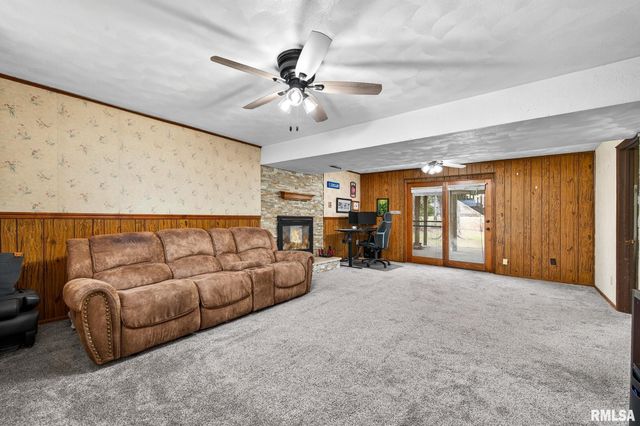 15314 N VONACHEN Drive, Chillicothe, IL 61523