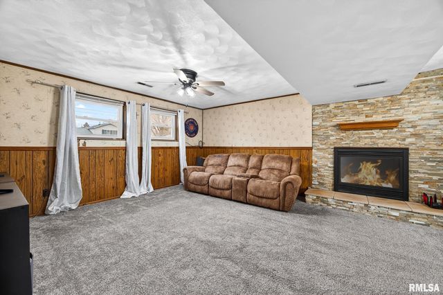 15314 N VONACHEN Drive, Chillicothe, IL 61523