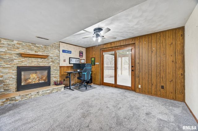 15314 N VONACHEN Drive, Chillicothe, IL 61523