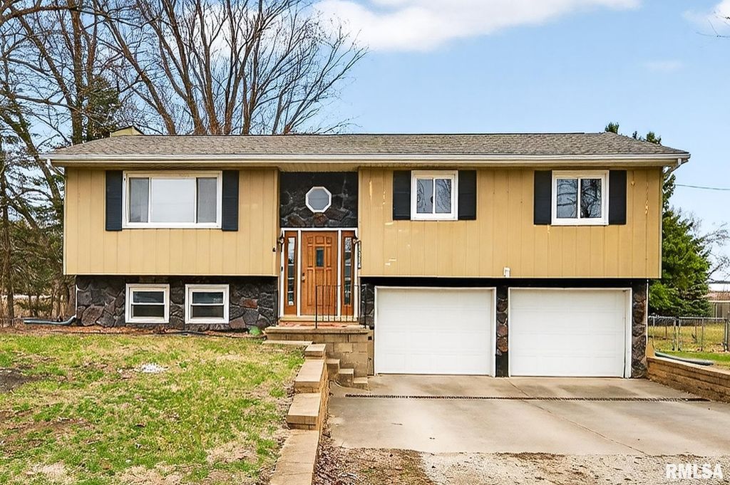 15314 N VONACHEN Drive, Chillicothe, IL 61523