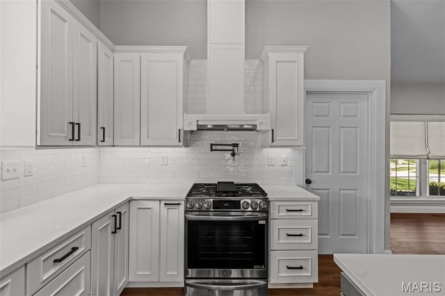 1706 Chestnut Farms Court, Fenton, MO 63026