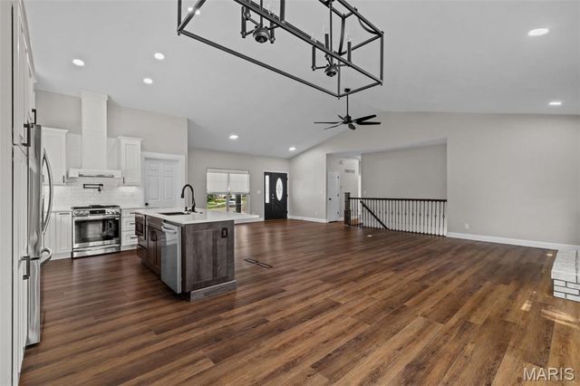 1706 Chestnut Farms Court, Fenton, MO 63026