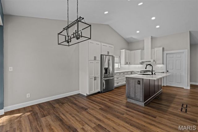 1706 Chestnut Farms Court, Fenton, MO 63026