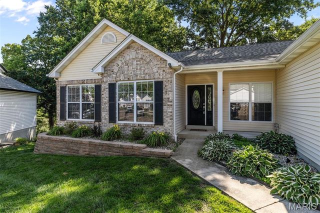 1706 Chestnut Farms Court, Fenton, MO 63026