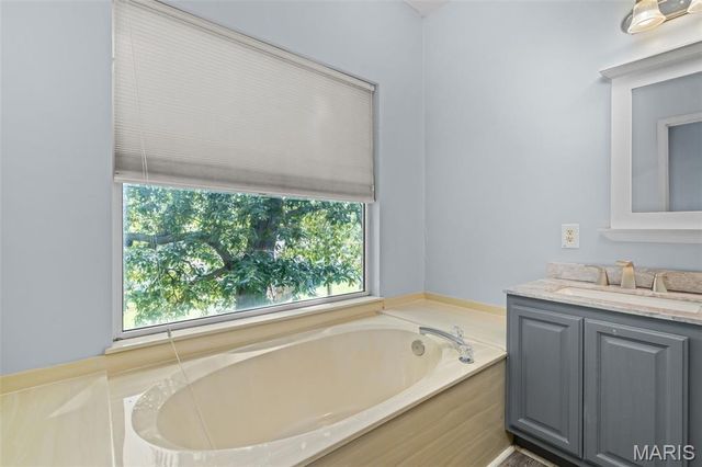 1706 Chestnut Farms Court, Fenton, MO 63026
