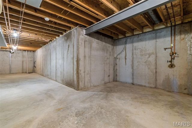 1706 Chestnut Farms Court, Fenton, MO 63026