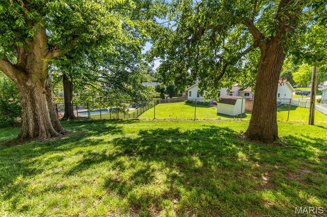 1706 Chestnut Farms Court, Fenton, MO 63026