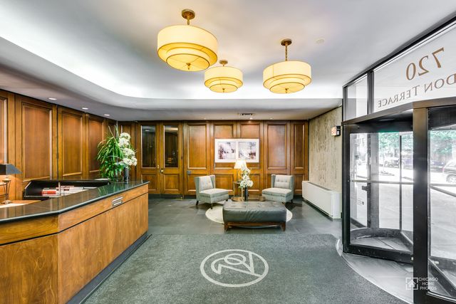 720 W Gordon Terrace 3B, Chicago, IL 60613