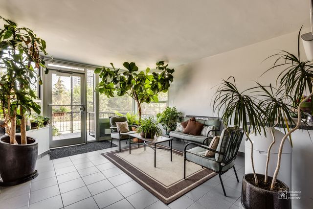 720 W Gordon Terrace 3B, Chicago, IL 60613