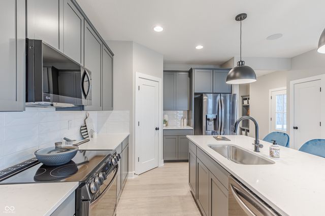 5768 Arcade Boulevard, Mccordsville, IN 46055