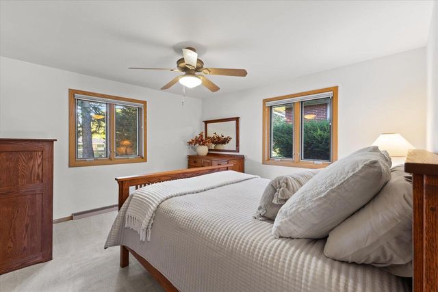 800 Echo LANE, Racine, WI 53406
